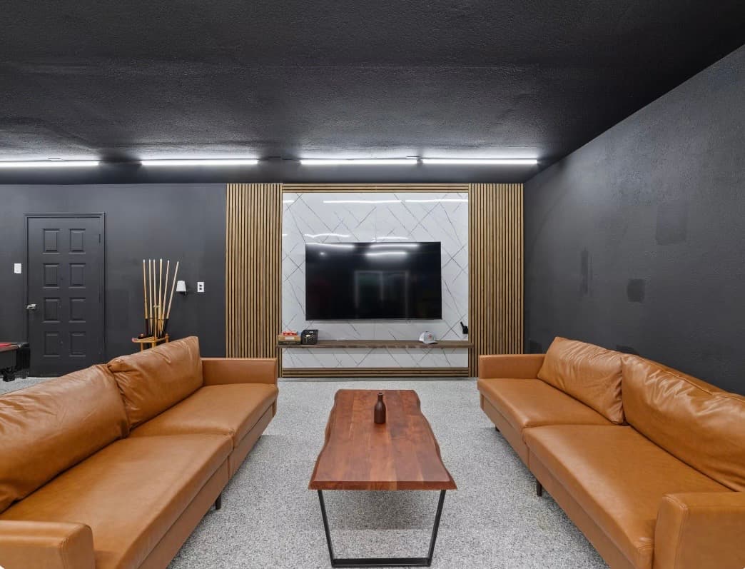 Houston Luxury Airbnb - Photo 1